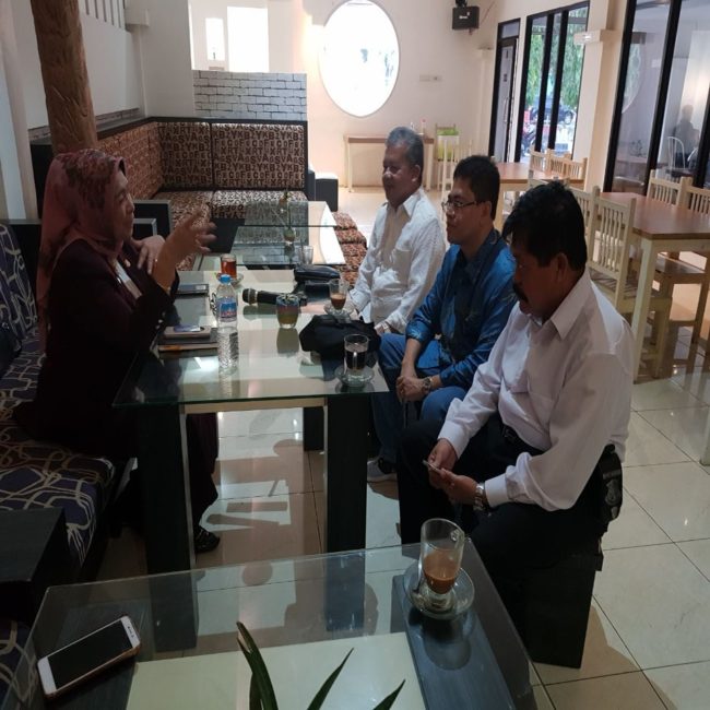 mitra tani cassava kelompok tani singkong bersama kepala dinas pertanian mitratani cassava bupati pangkep syamsudin kepala dinas pertanian sriwati mitra