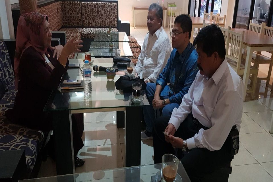 mitra tani cassava kelompok tani singkong bersama kepala dinas pertanian mitratani cassava bupati pangkep syamsudin kepala dinas pertanian sriwati mitra